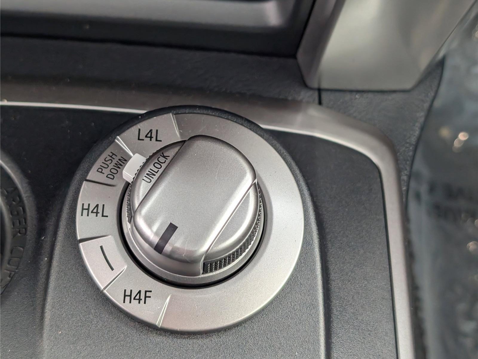 Used 2024 Toyota 4Runner Limited AWD/4WD image 29