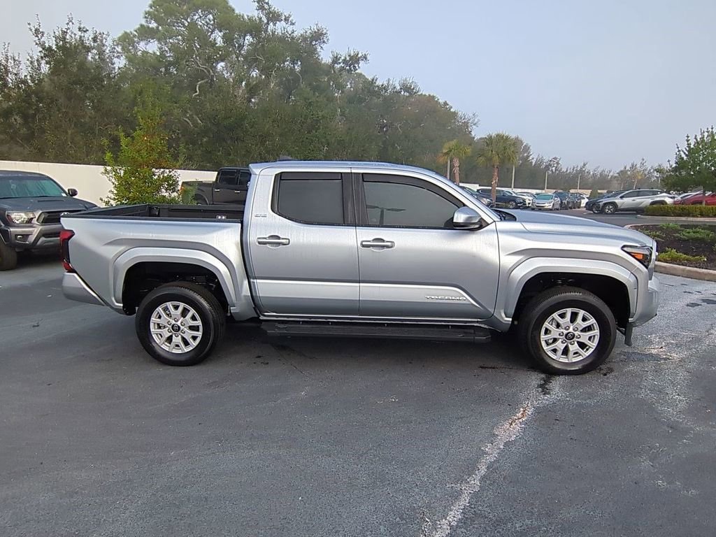 Used 2025 Toyota Tacoma SR5 image 4