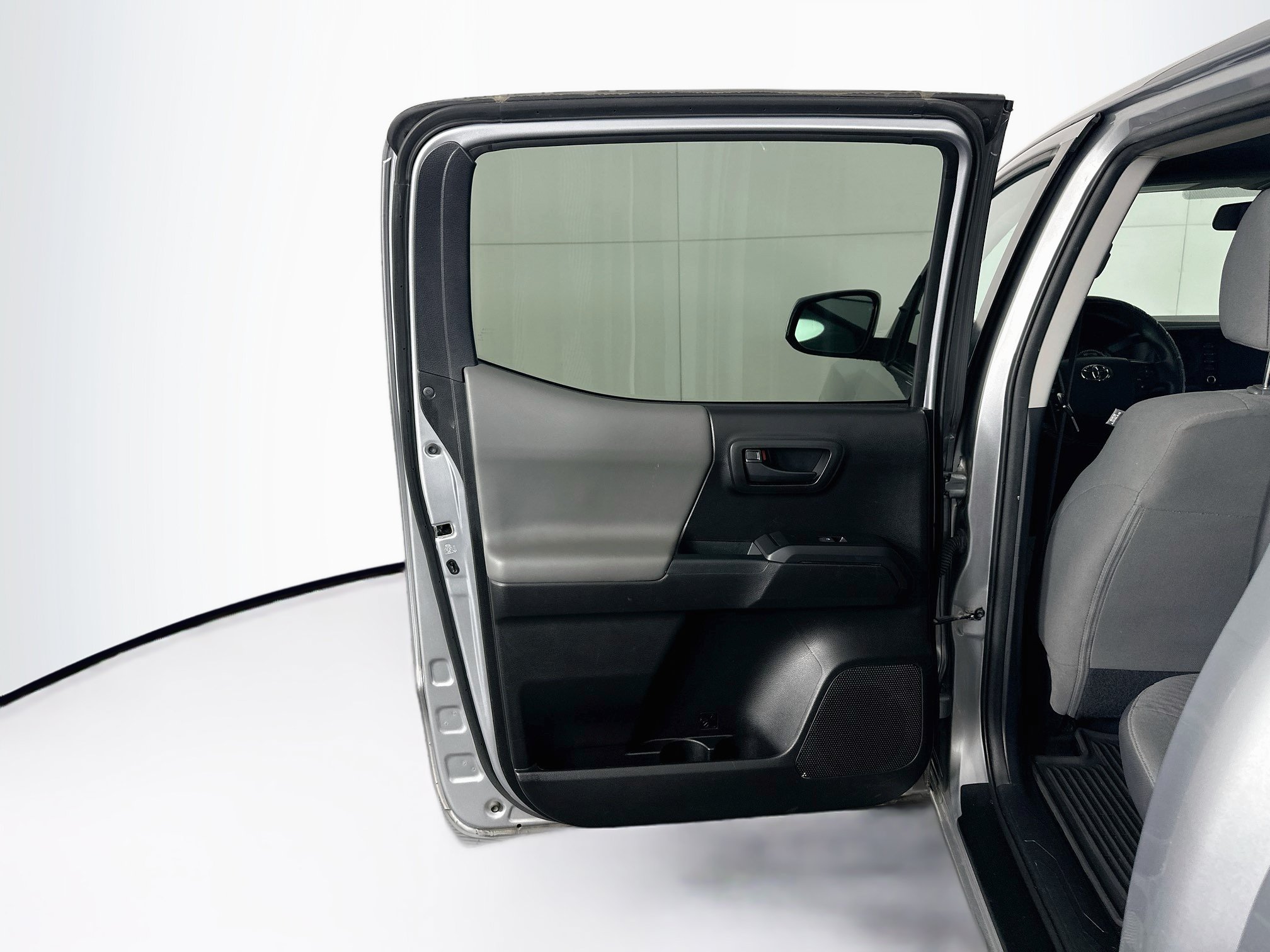 Used 2020 Toyota Tacoma SR w/ SR Convenience Package RWD image 24