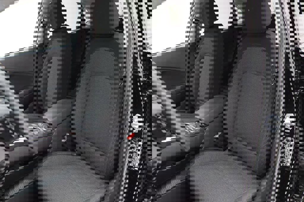 Used 2023 Hyundai Kona SE image 16