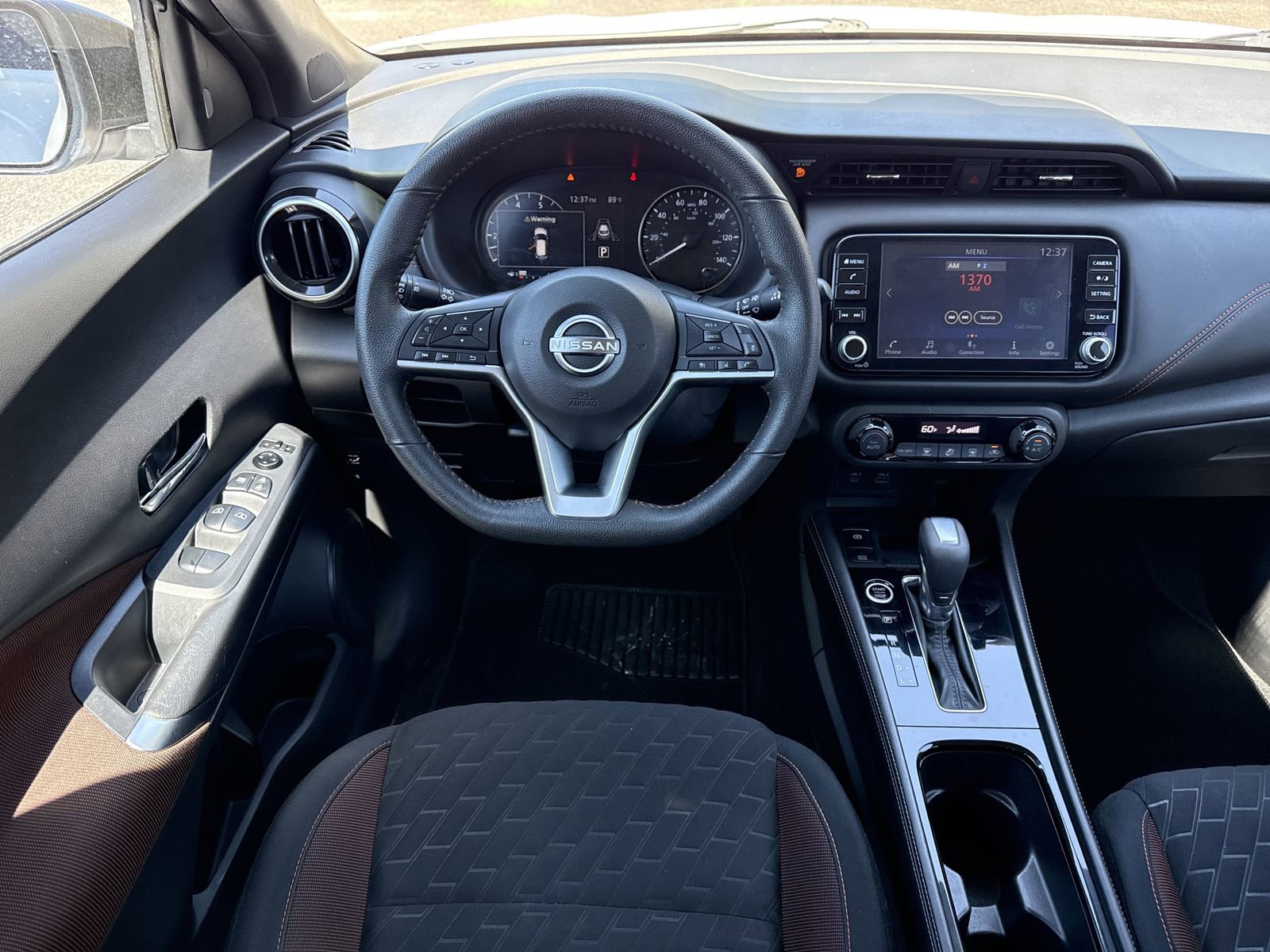 Used 2022 Nissan Kicks SR w/ Interior Electronics Package FWD image 12