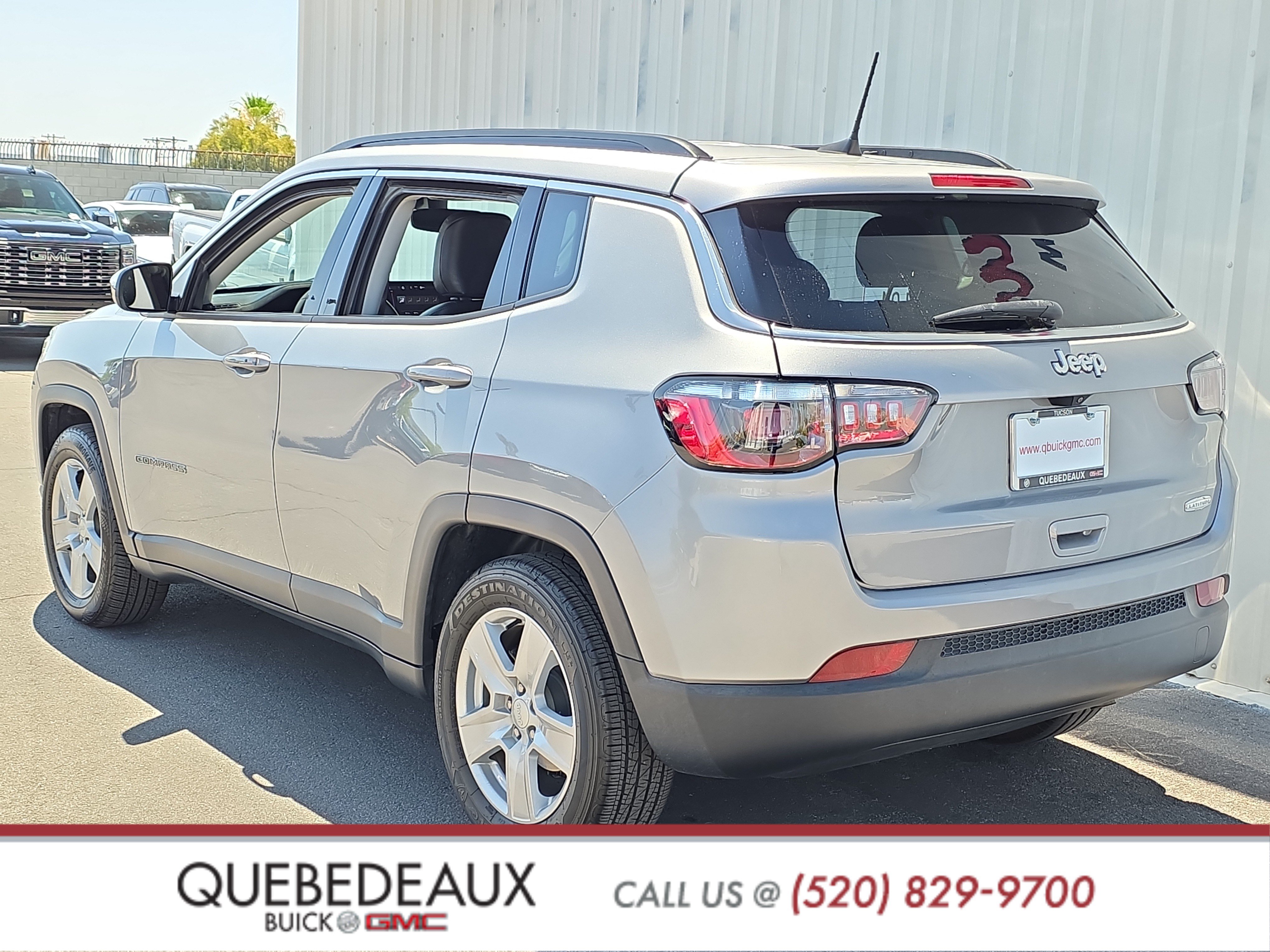 Used 2022 Jeep Compass Latitude FWD image 5
