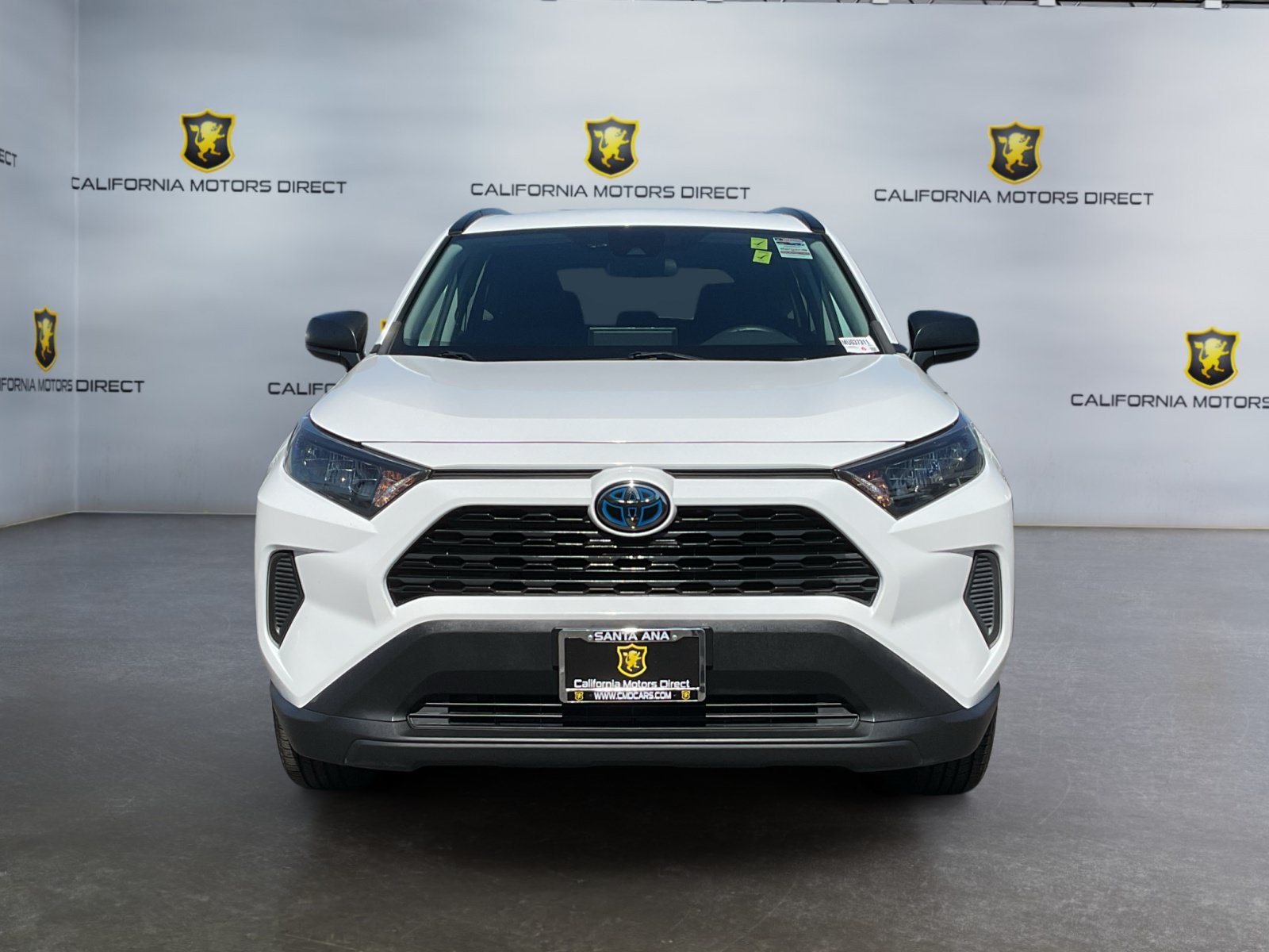 Used 2021 Toyota RAV4 LE AWD/4WD image 2