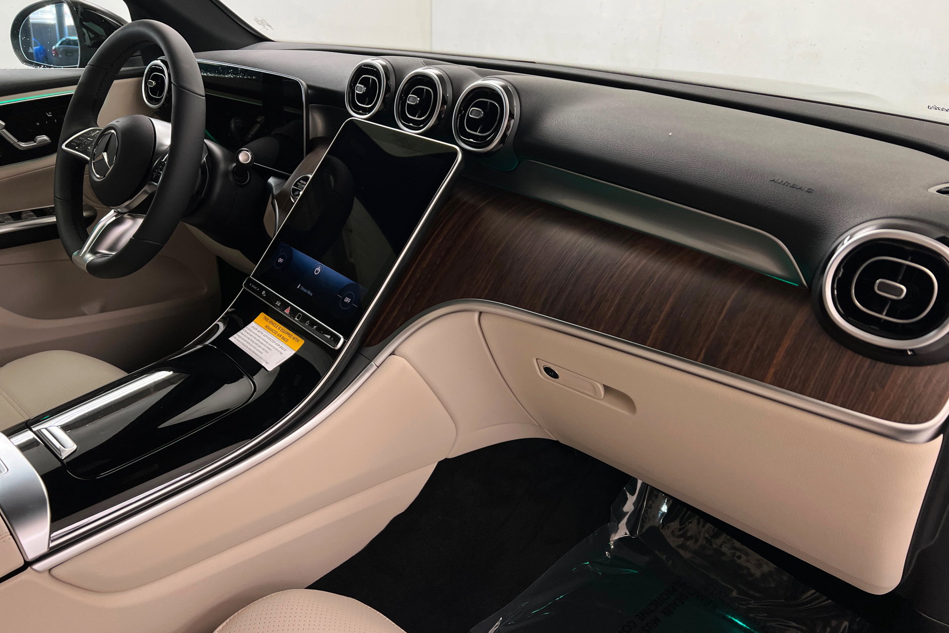 New 2026 Mercedes-Benz GLC 300 4MATIC image 24