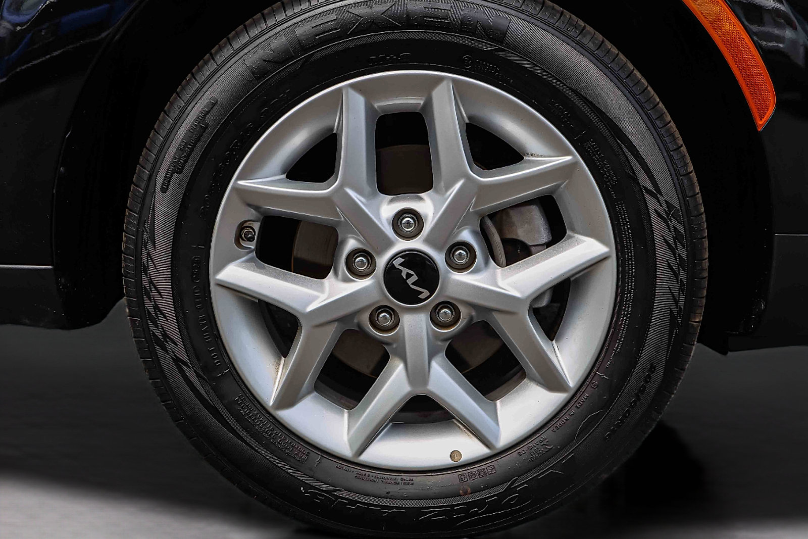 Certified 2025 Kia Soul LX w/ LX Technology Package FWD image 28