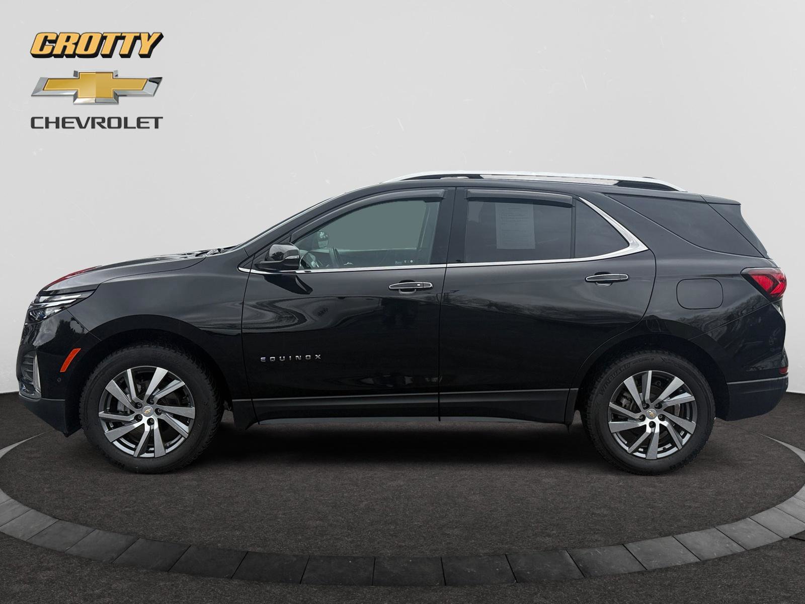 Used 2022 Chevrolet Equinox Premier AWD/4WD image 2