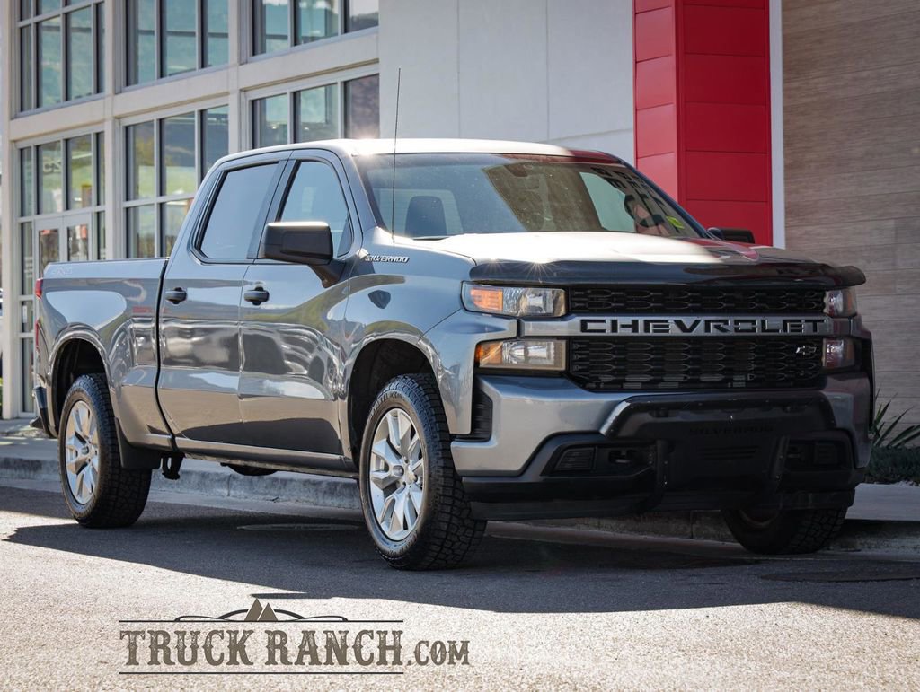 Used 2019 Chevrolet Silverado 1500 Custom w/ Custom Convenience Package AWD/4WD image 1