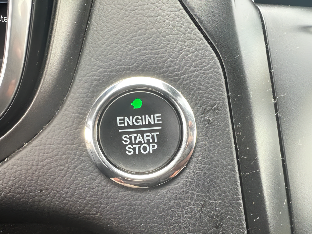 Used 2020 Ford Fusion SE w/ Equipment Group 151A FWD image 23