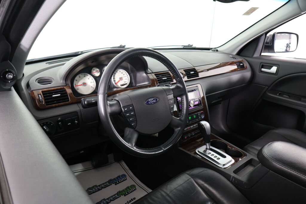 Used 2005 Ford Five Hundred Limited AWD/4WD image 10