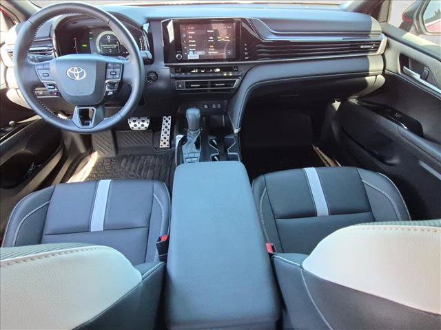 Used 2026 Toyota Camry SE FWD image 11