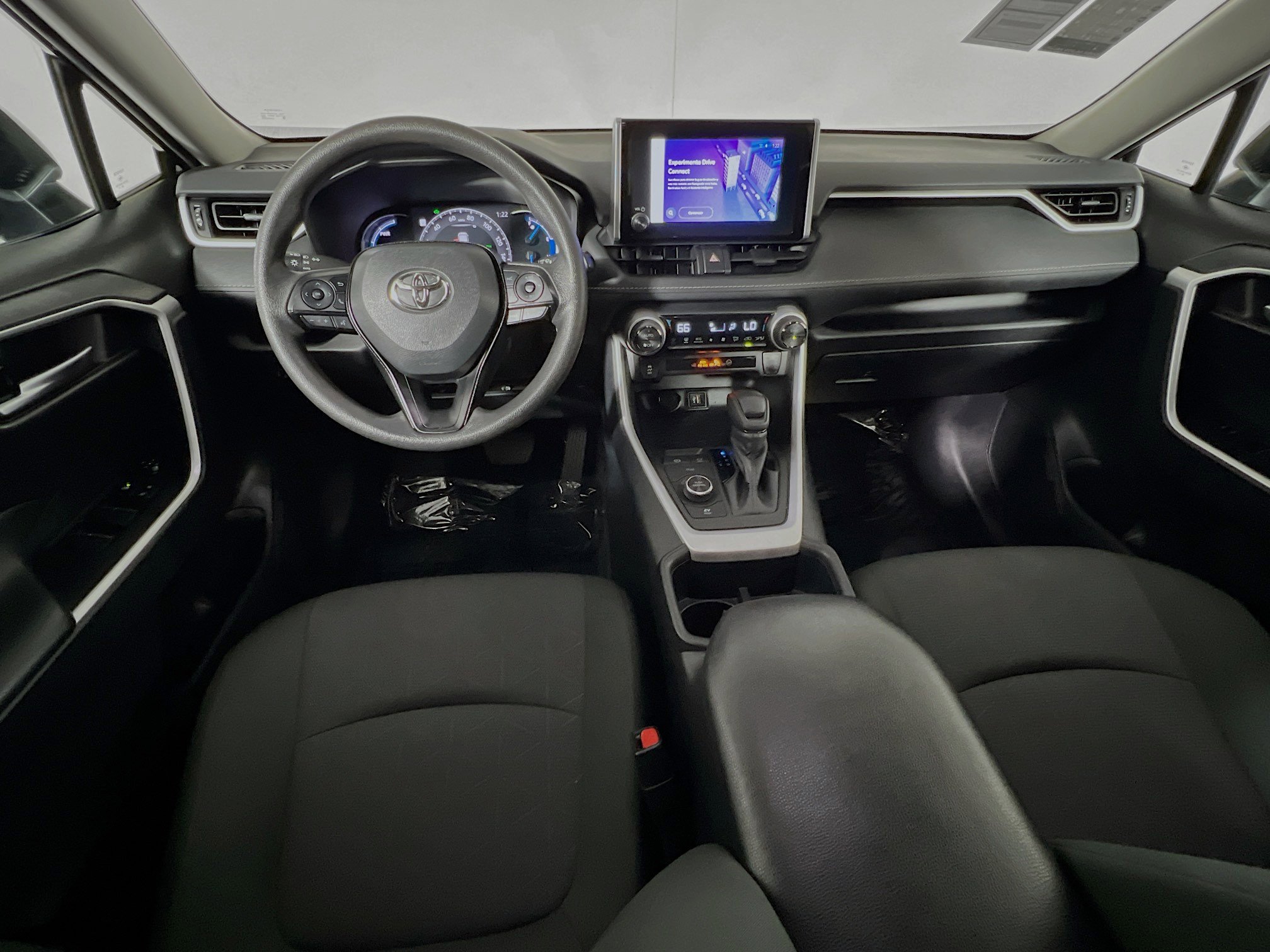 Used 2025 Toyota RAV4 XLE image 30