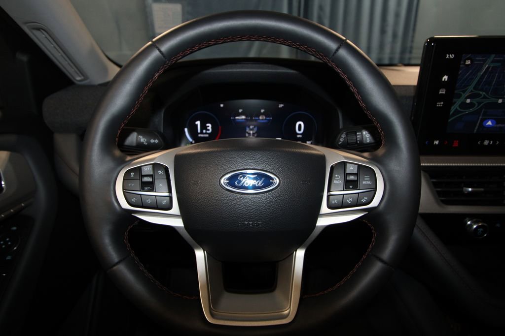 Used 2025 Ford Explorer Active w/ Active Comfort Package image 11