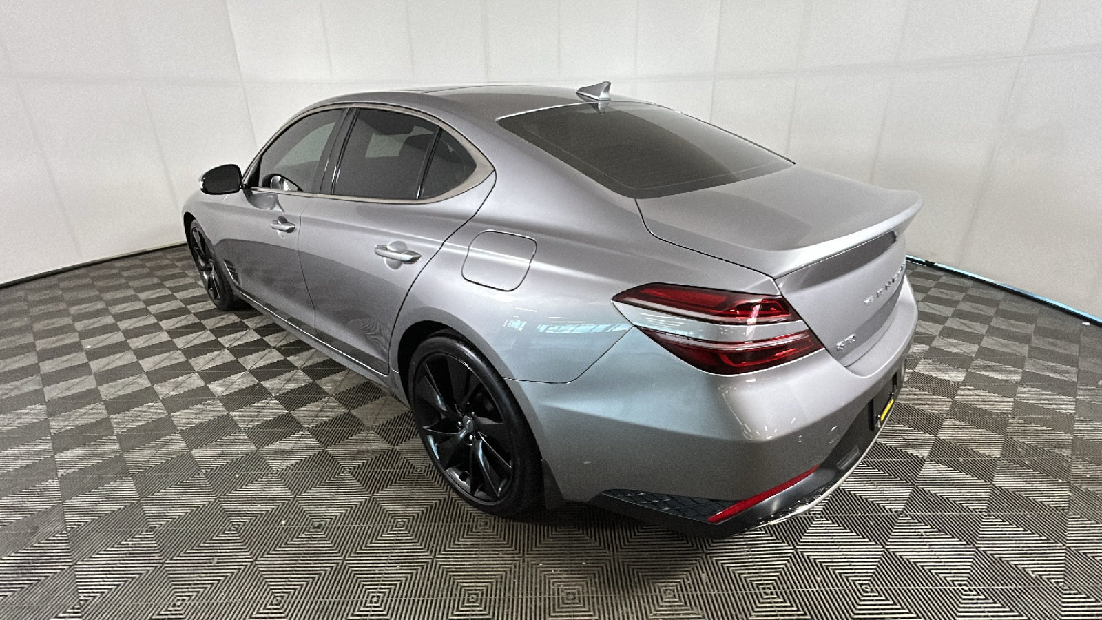Used 2023 Genesis G70 2.0T w/ Sport Prestige Package RWD image 5
