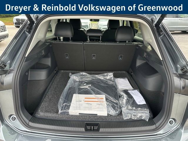 New 2026 Volkswagen Tiguan SE image 30