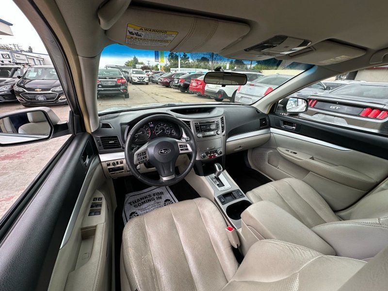 Used 2012 Subaru Outback 2.5i Premium w/ All-Weather Pkg AWD/4WD image 24