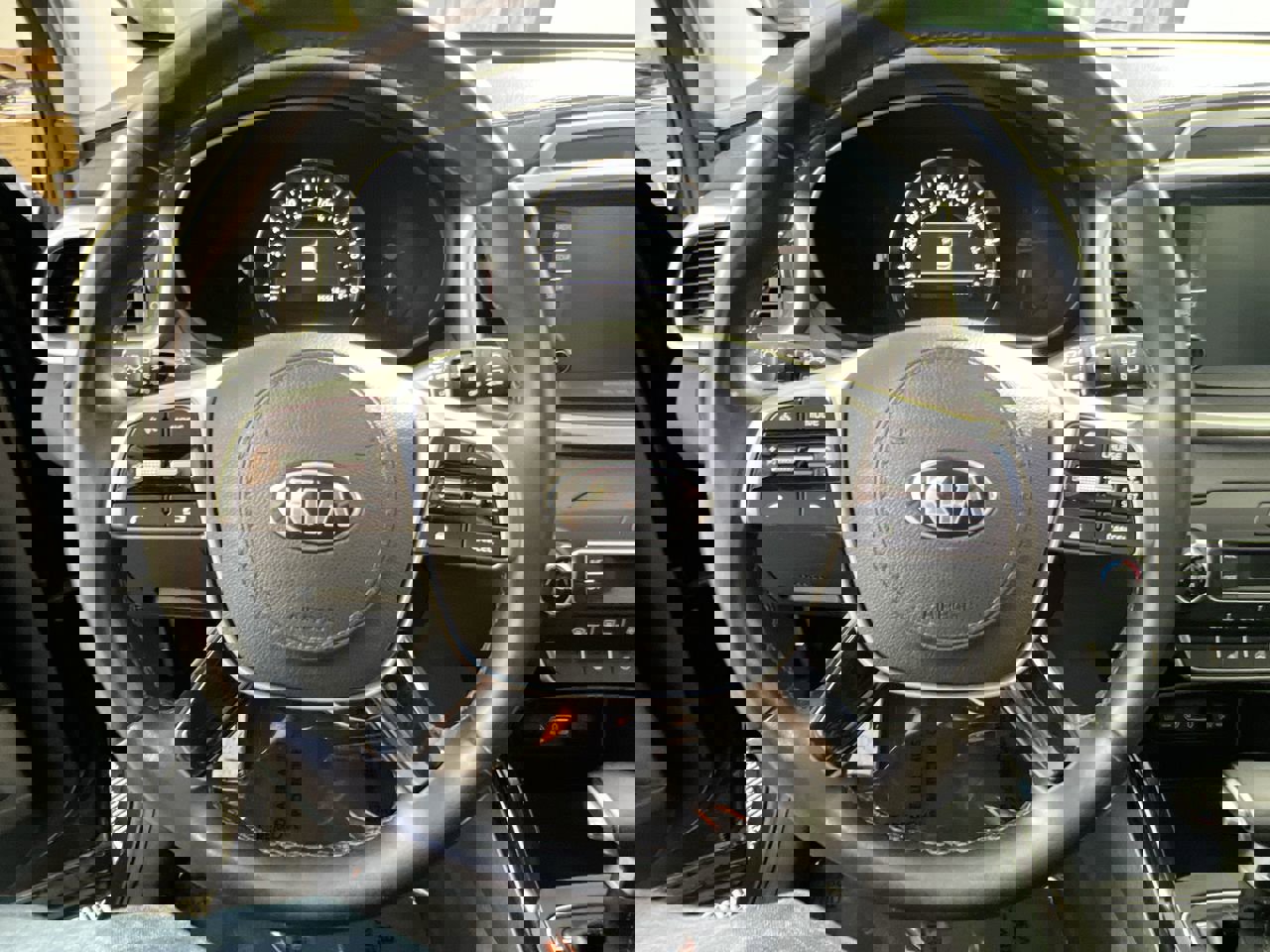 Used 2019 Kia Sorento EX w/ EX Touring Package image 17