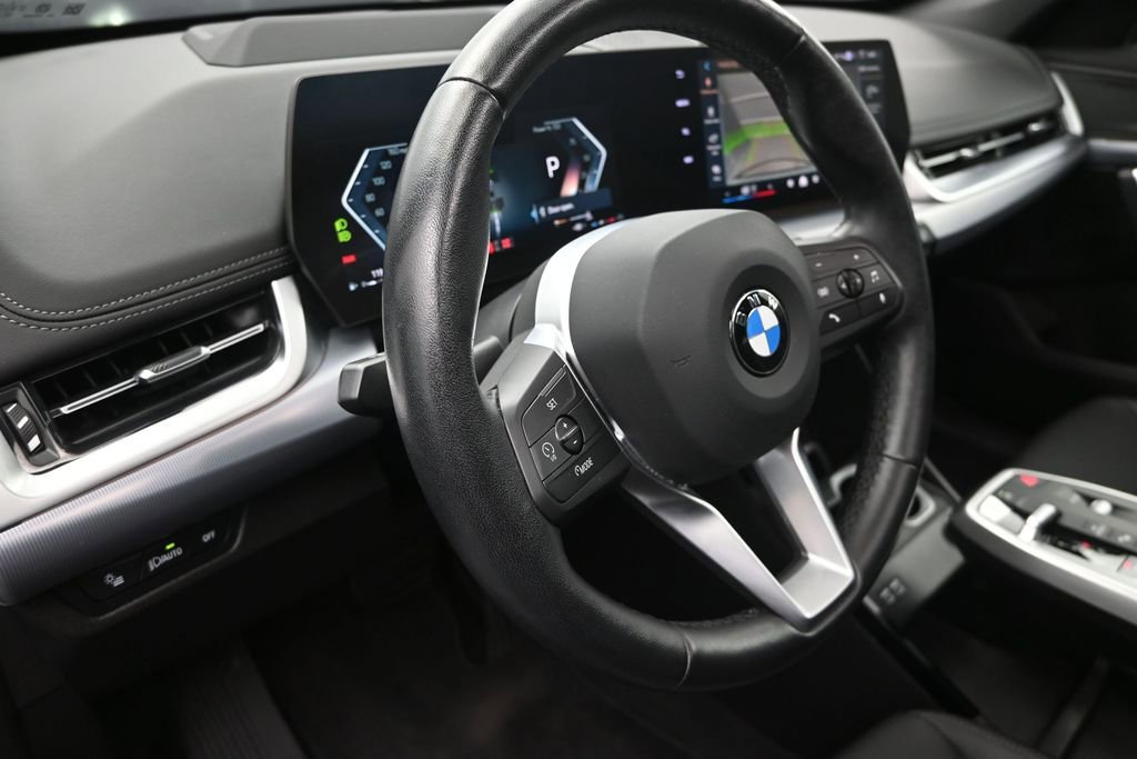 Used 2024 BMW X1 xDrive28i AWD/4WD image 12