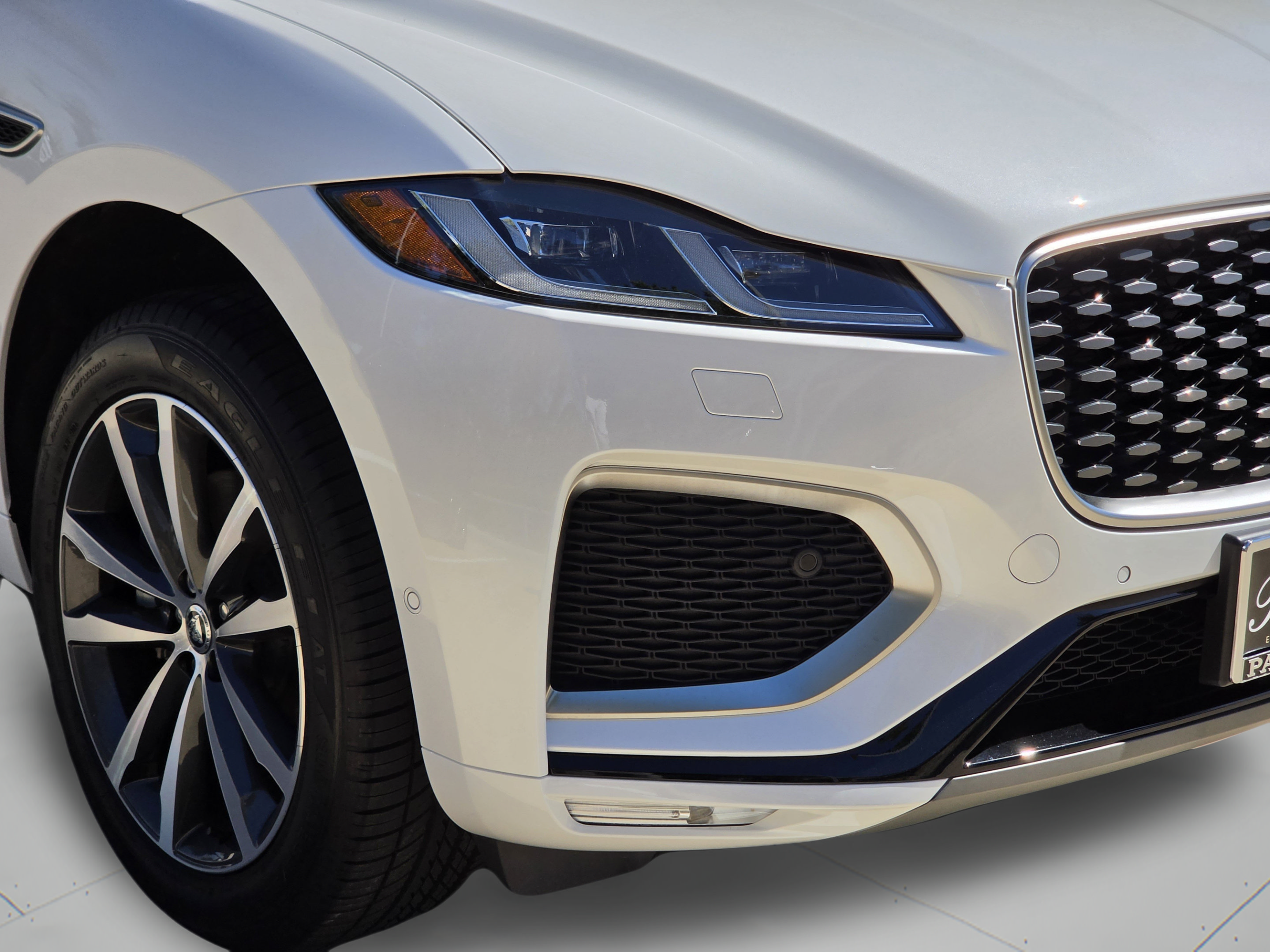 Used 2025 Jaguar F-PACE R-Dynamic S AWD/4WD image 31