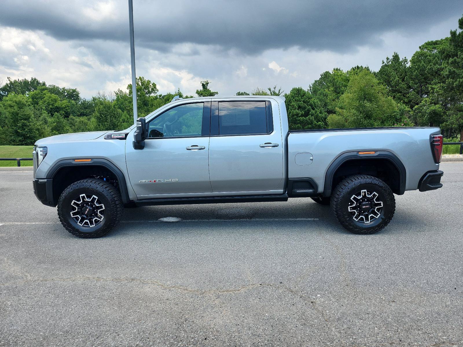 Used 2026 GMC Sierra 2500 AT4X AWD/4WD image 2