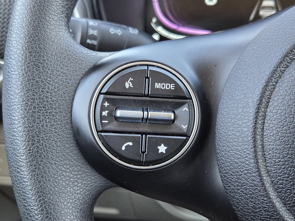 Certified 2025 Kia Soul S image 27