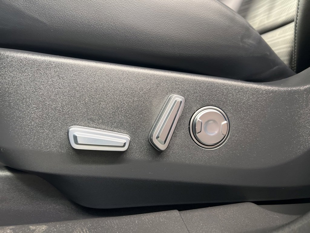 Certified 2025 Lincoln Nautilus Reserve image 31