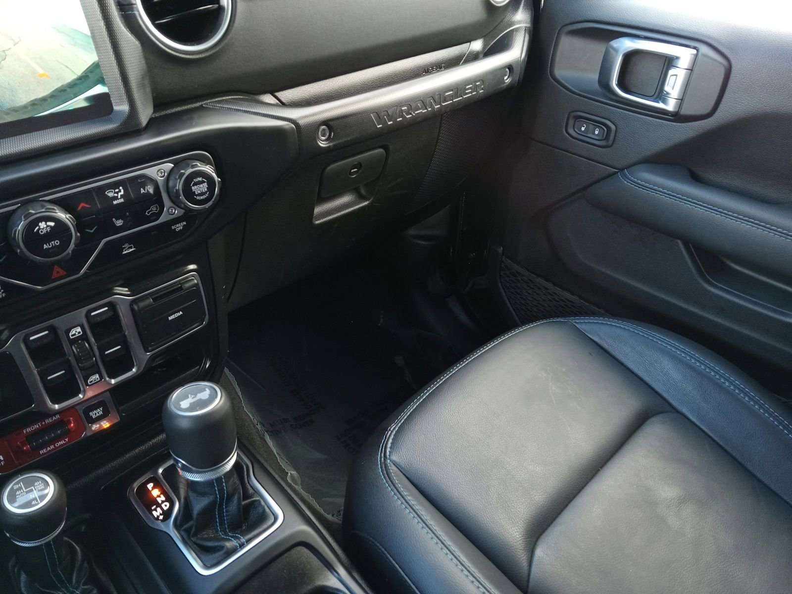 Used 2022 Jeep Wrangler Unlimited Rubicon 4xe w/ Dual Top Group image 21