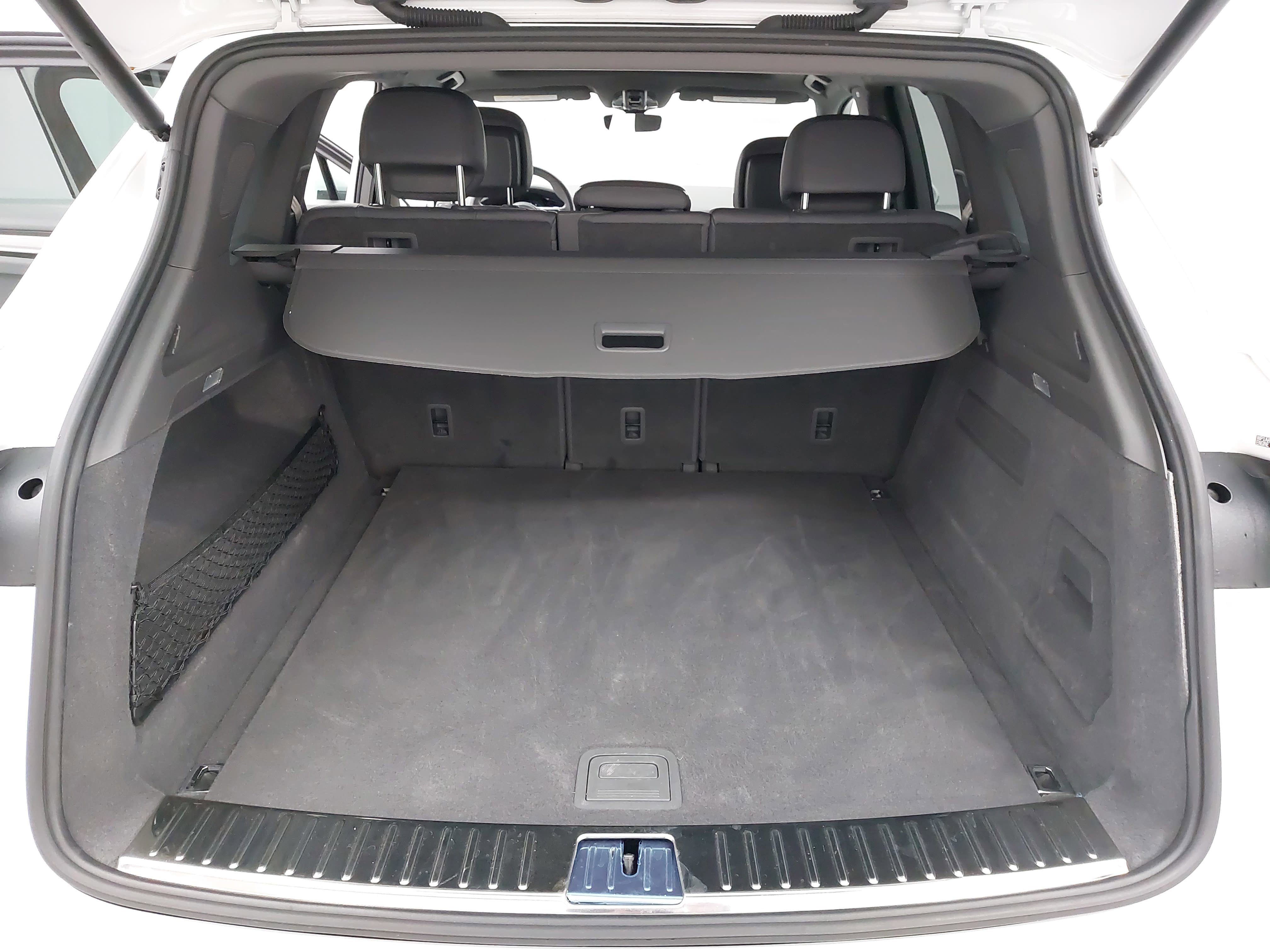 Certified 2023 Porsche Cayenne Platinum Edition image 14