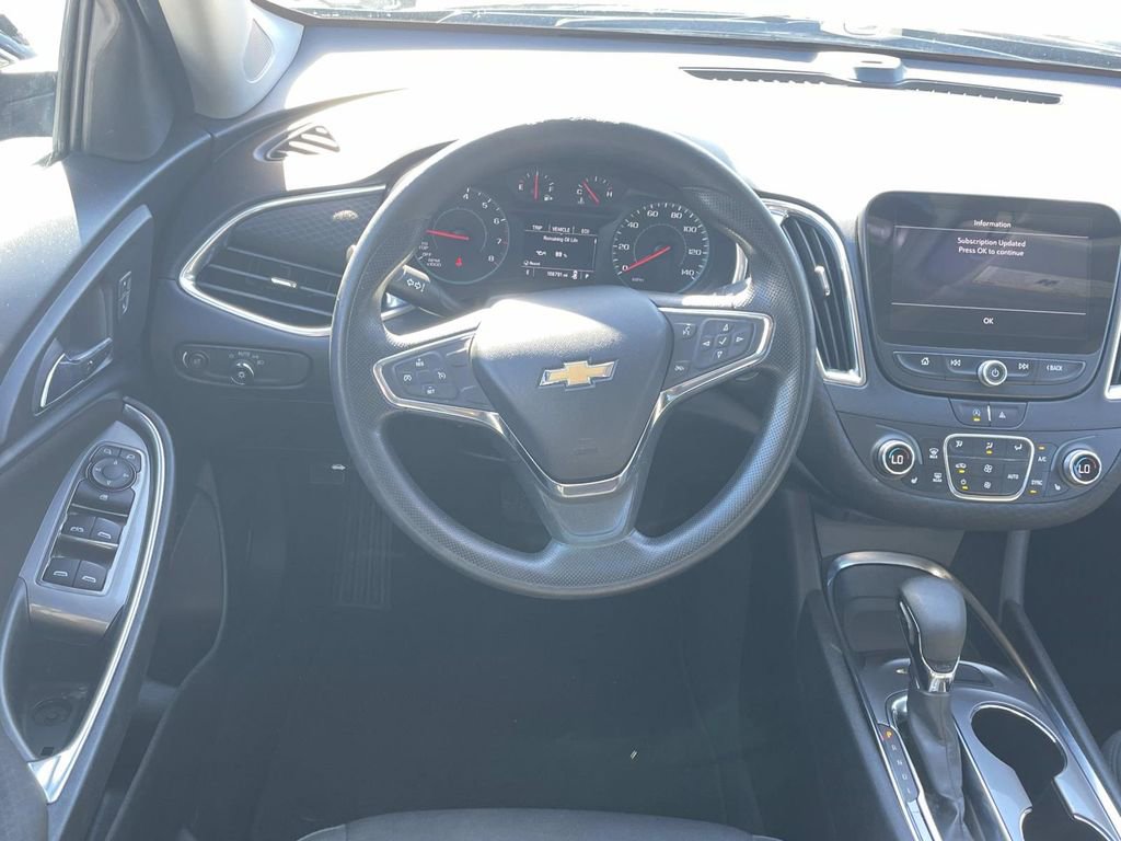 Used 2021 Chevrolet Malibu LT image 13