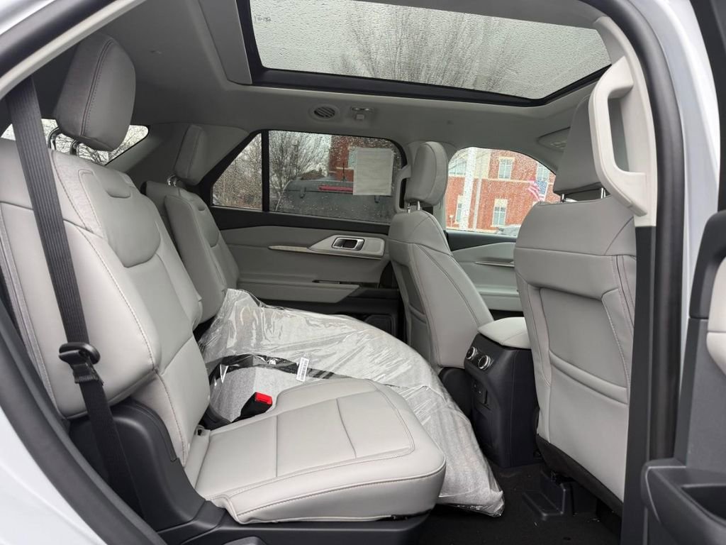 New 2026 Ford Explorer Active w/ Active Comfort Package image 6