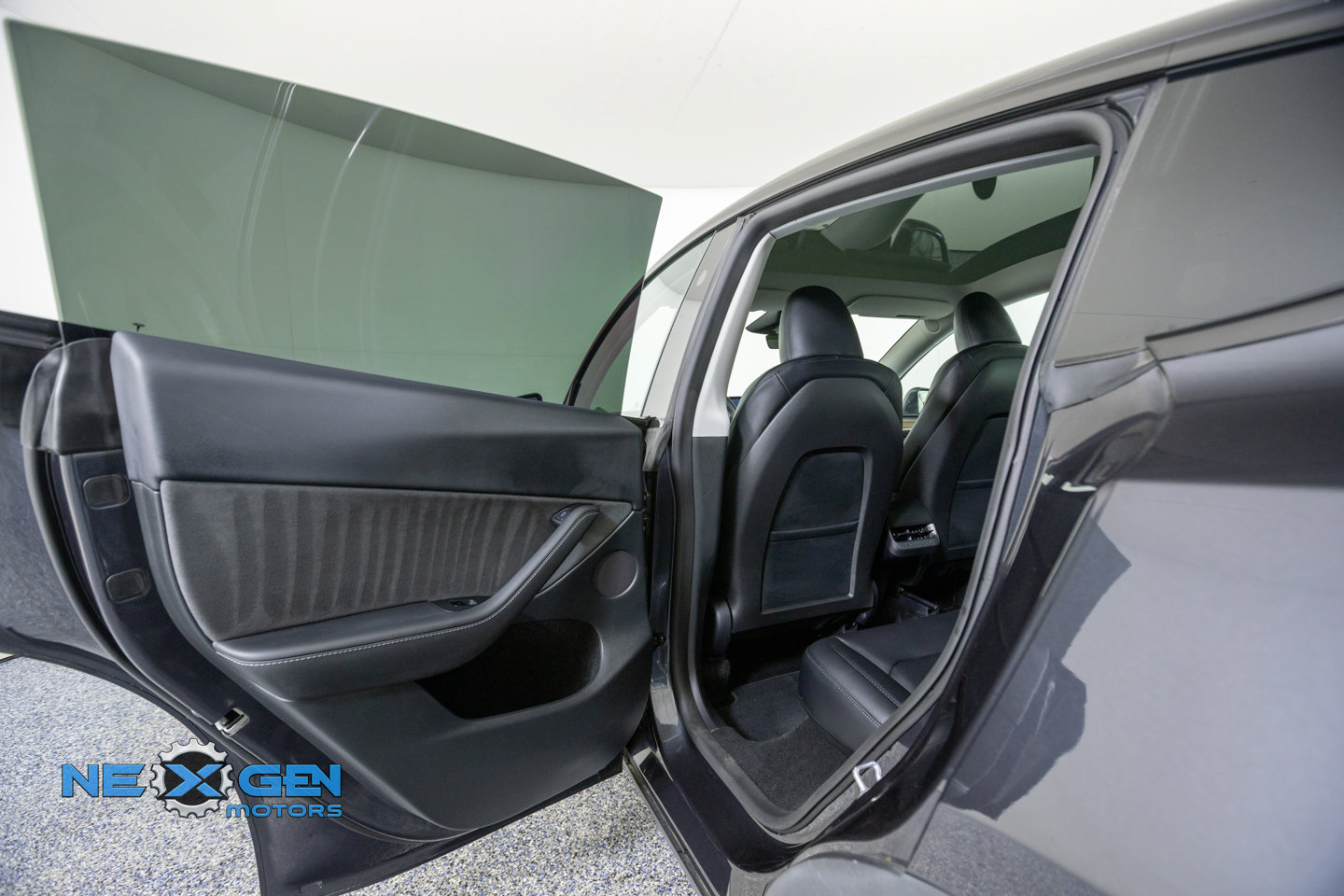 Used 2025 Tesla Model Y Performance AWD/4WD image 26