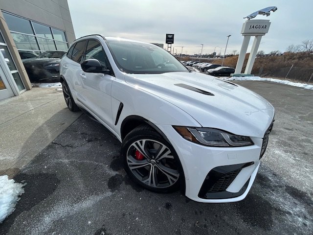 New 2025 Jaguar F-PACE SVR image 8