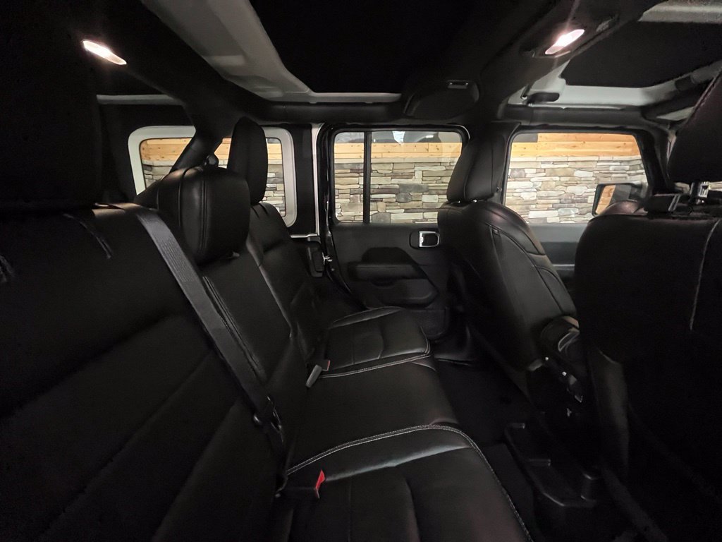 Used 2018 Jeep Wrangler Unlimited Sahara w/ Cold Weather Group AWD/4WD image 41