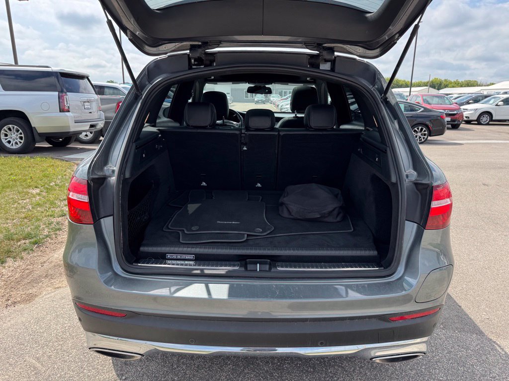 Used 2019 Mercedes-Benz GLC 350e 4MATIC image 36