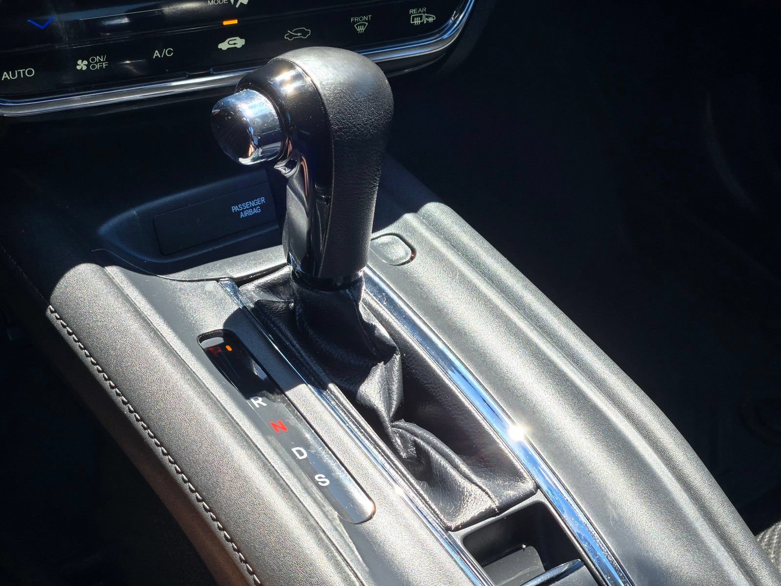 Used 2018 Honda HR-V EX image 28