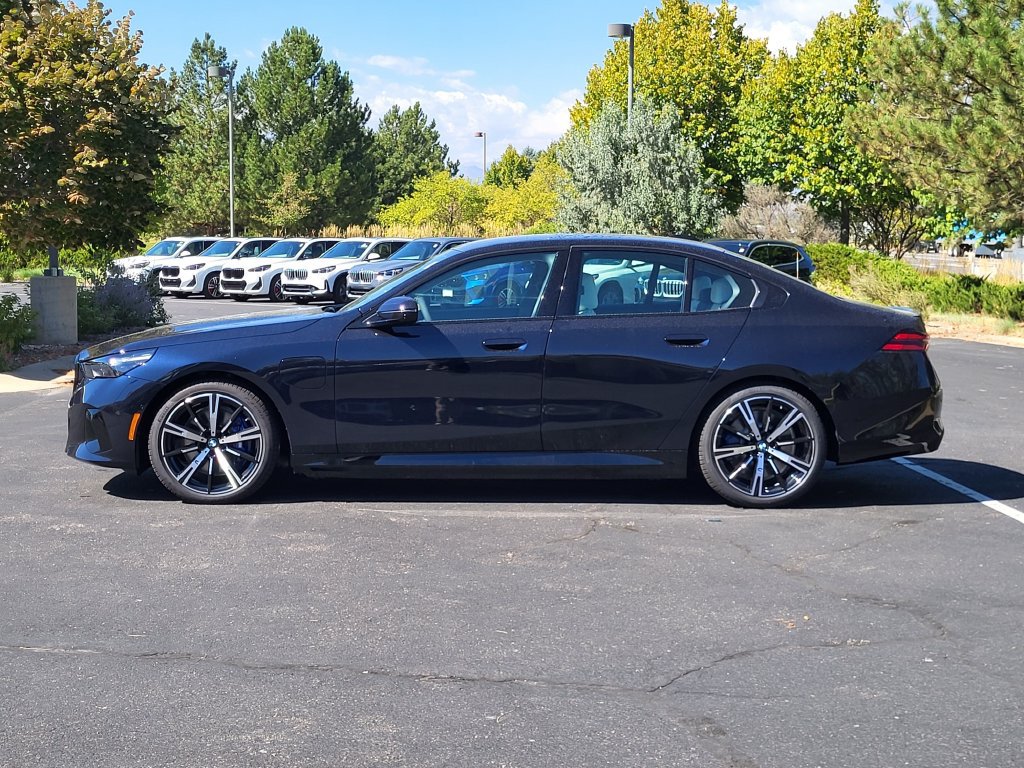 New 2027 BMW 550e xDrive w/ Premium Package AWD/4WD image 7