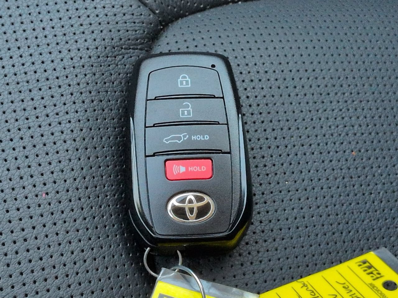 Used 2024 Toyota Highlander Platinum FWD image 28