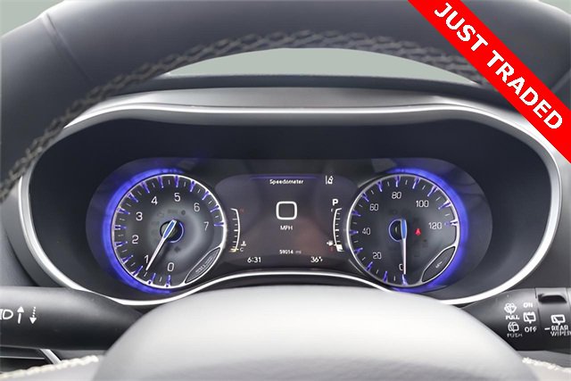 Used 2024 Chrysler Pacifica Touring-L image 31
