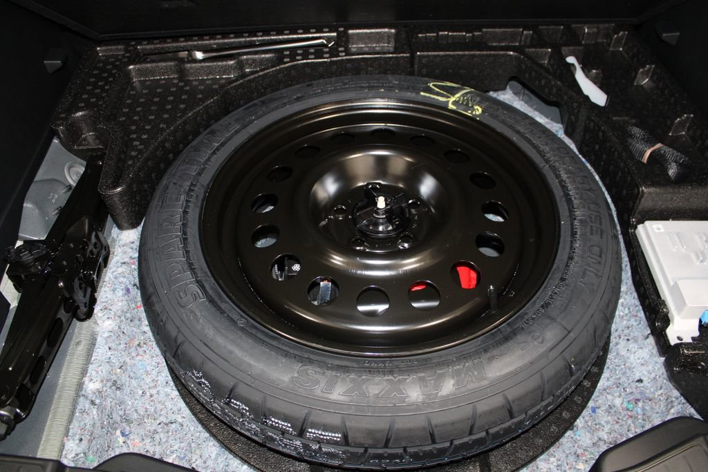 New 2025 Ford Escape SE w/ PHEV Premium Package image 34