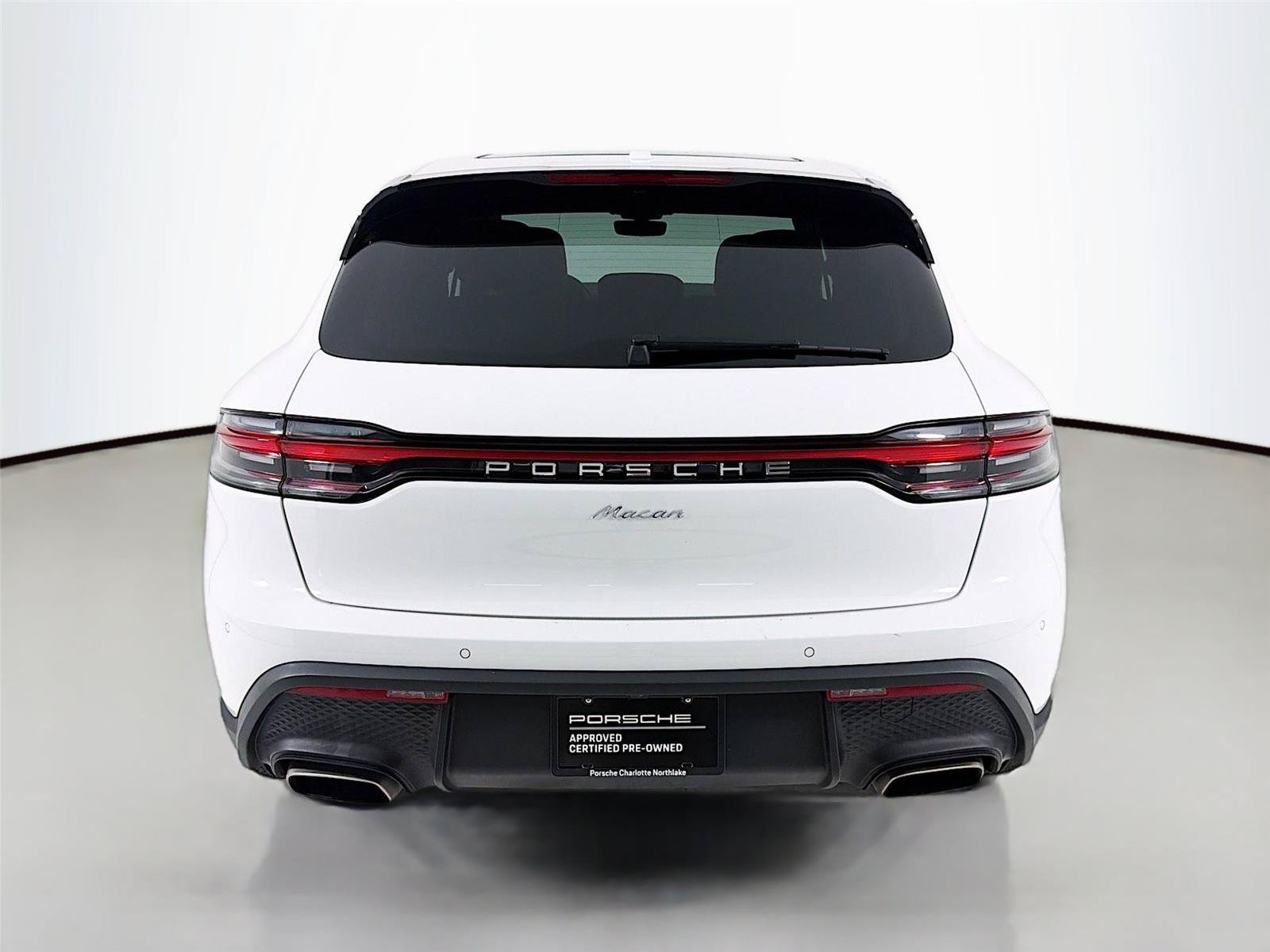 Certified 2023 Porsche Macan Turbo AWD/4WD image 25