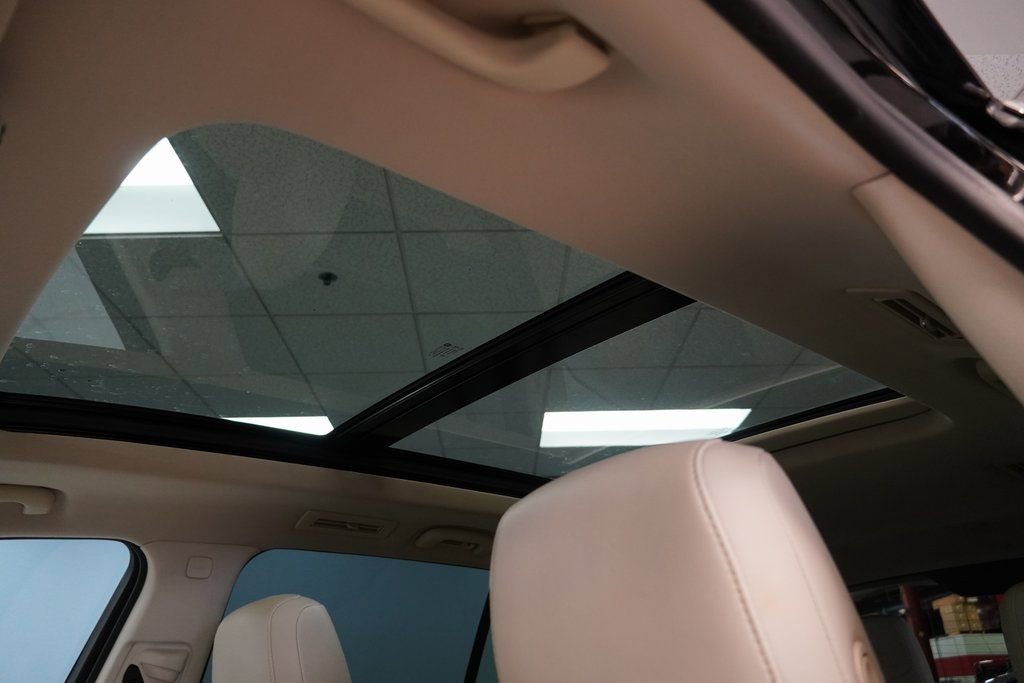 Used 2023 Cadillac XT6 Premium Luxury image 4