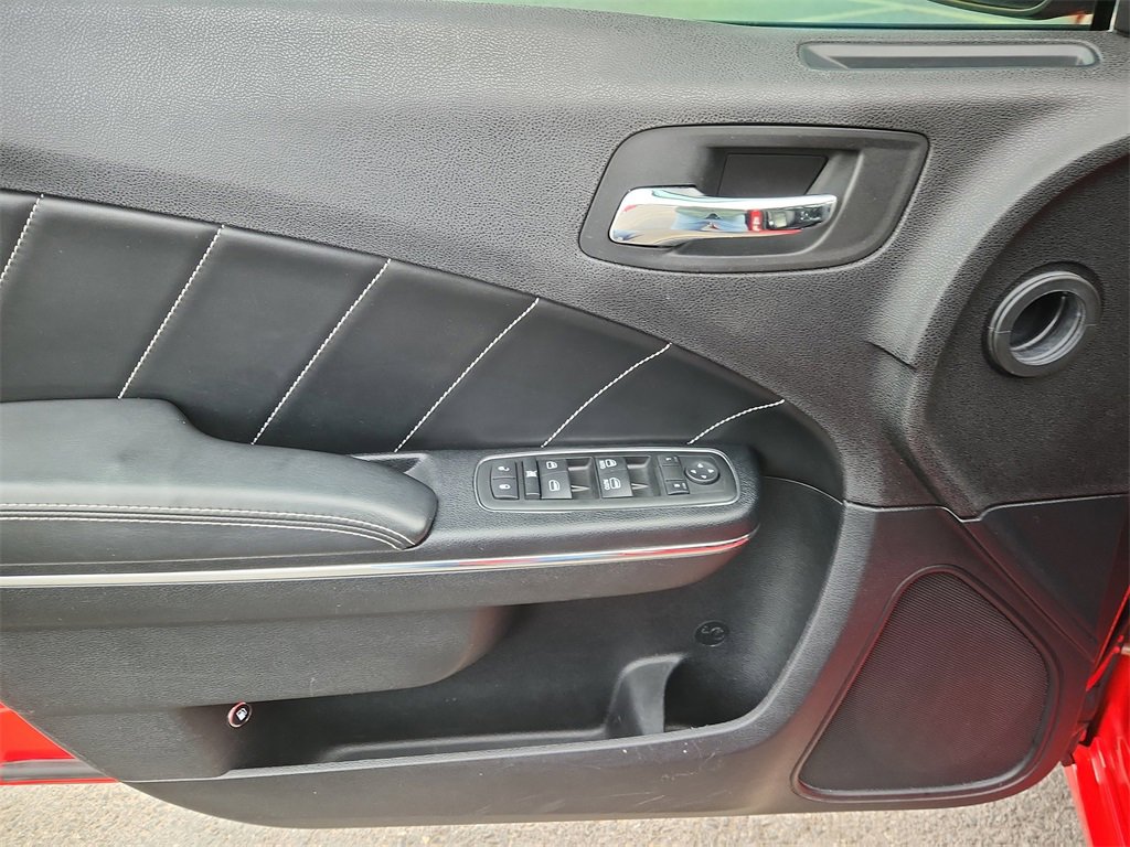 Used 2014 Dodge Charger R/T image 9