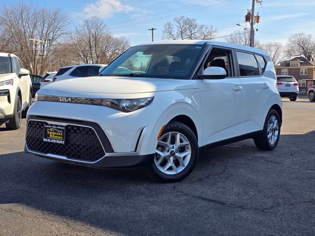 Used 2024 Kia Soul LX w/ Option Group 015 image 3