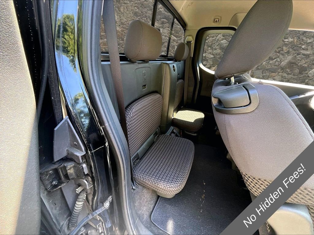 Used 2013 Nissan Frontier SV AWD/4WD image 24