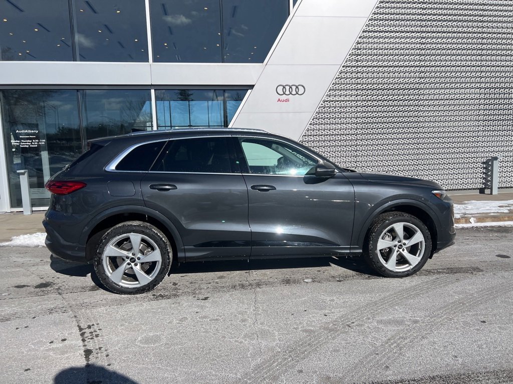 Used 2025 Audi Q5 Premium Plus w/ Premium Plus image 18