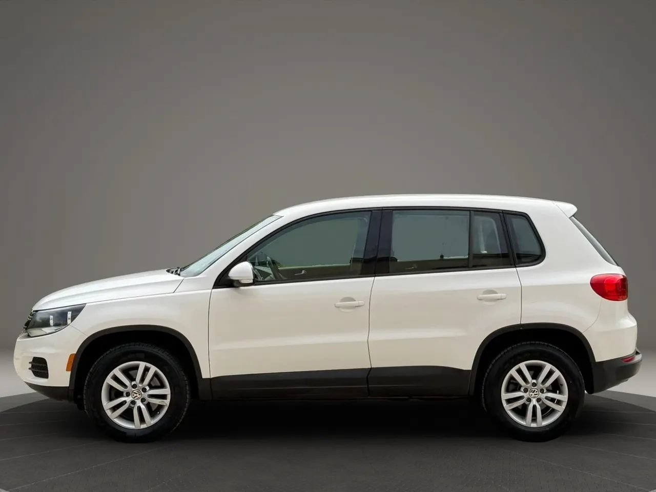 Used 2014 Volkswagen Tiguan S FWD image 6