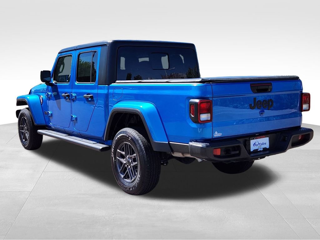 Used 2024 Jeep Gladiator Sport image 3