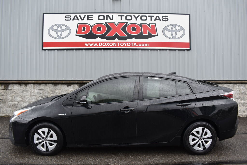 Used 2017 Toyota Prius Two w/ Prius Two Safety Plus Package FWD image 4