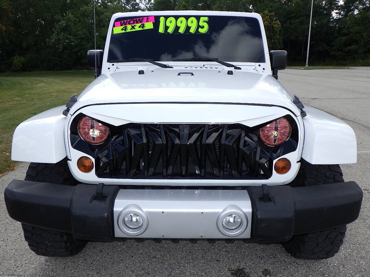 Used 2013 Jeep Wrangler Unlimited Sahara w/ Dual Top Group AWD/4WD image 4