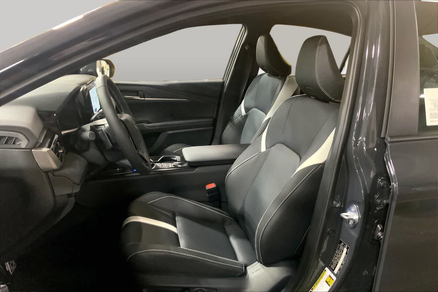 New 2026 Toyota Camry SE w/ Convenience Package FWD image 9