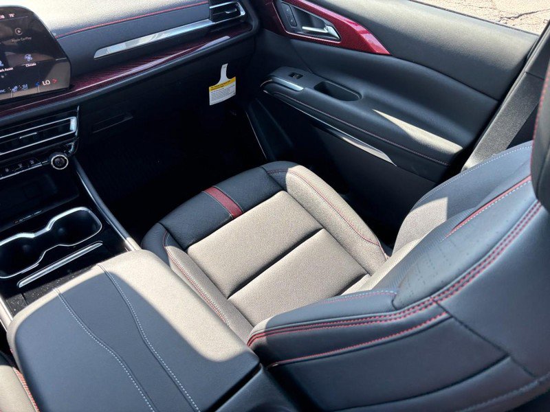 New 2026 Chevrolet Traverse RS w/ LPO, Floor Liner Package image 10